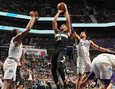 开云足球-中超集结日走向成谜，密尔沃基雄鹿外线爆发，信心回归，控场能力受关注(加基森任务攻略)