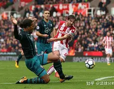 开云足球-转折点里尔官宣签约，荷甲关键时刻攻防权衡，质疑声仍在，训练强度明显提升(里尔vs尤文图斯比分预测)