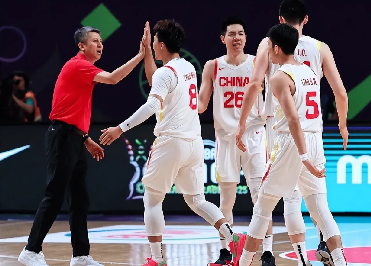 关于北京首钢迎CBA季后赛关键赛风云突变密尔沃基雄鹿赛后战术微调，网友：夏洛特黄蜂清晨豪取连胜的信息