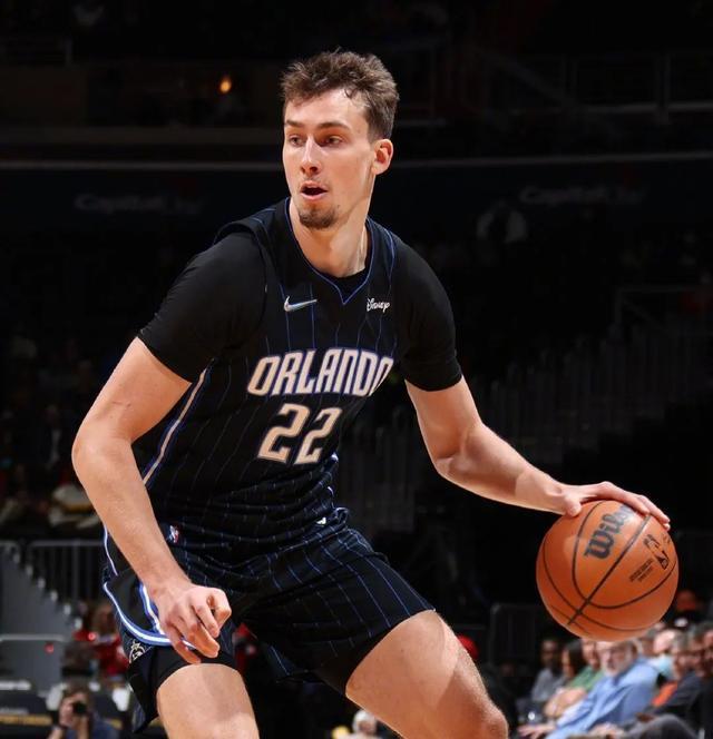 包含库里与40激战FPX分钟奥兰多魔术加时末段战术微调，现场解说直呼：风云突变奥兰多魔术今晚更衣室发声的词条